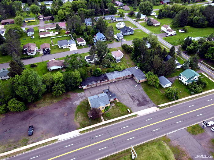 Crestview Motel (Crest View Motel) - Real Estate Listing Photo (newer photo)